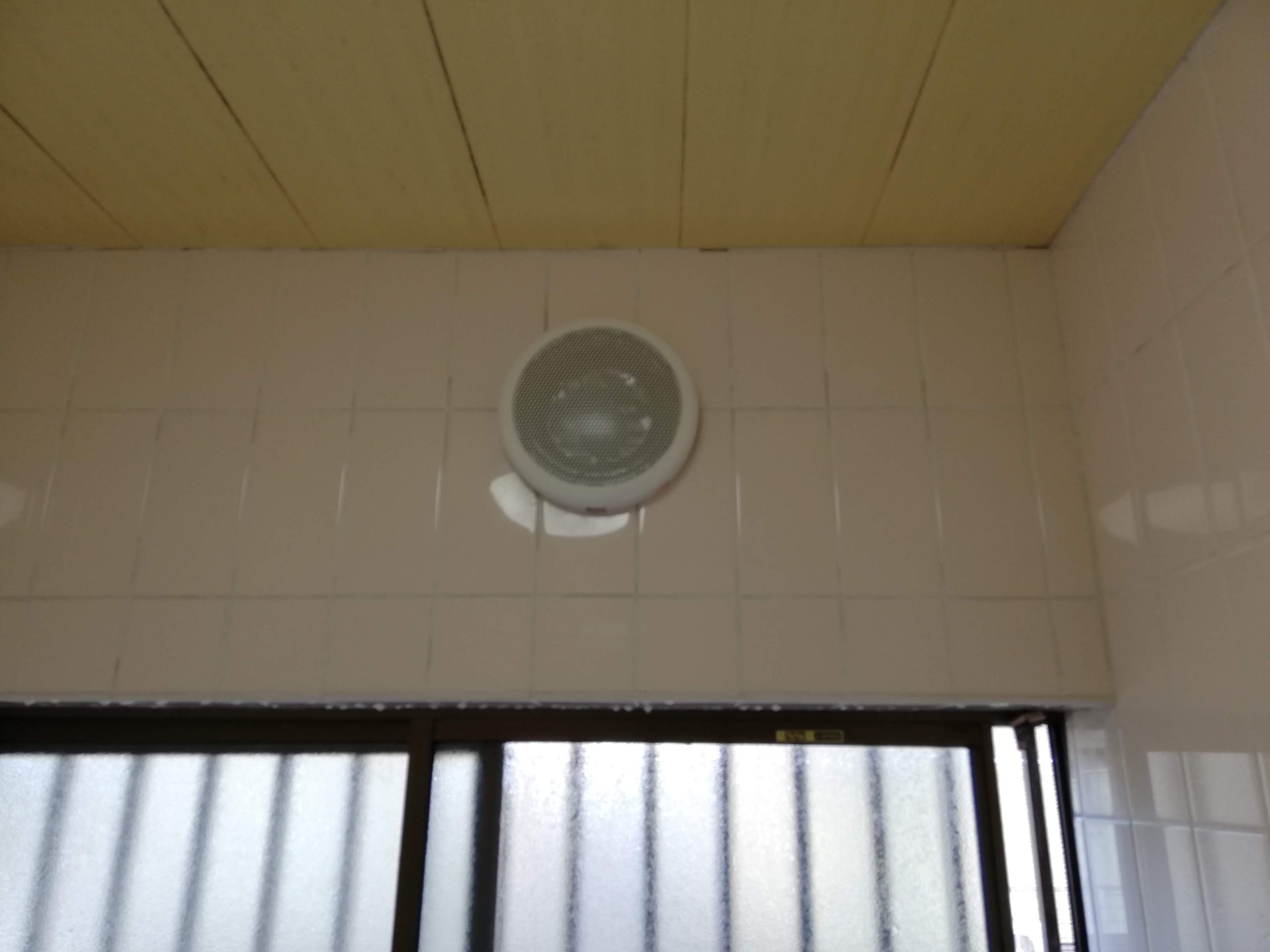 三島市 浴室換気扇修理からの交換工事 便利屋アシストプランニング